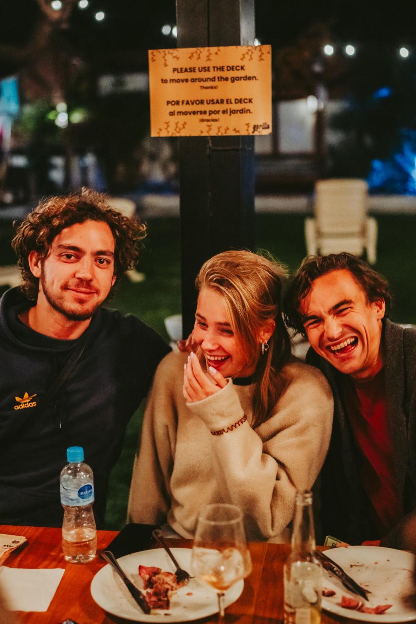 Gorilla Hostel Мендоса Экстерьер фото
