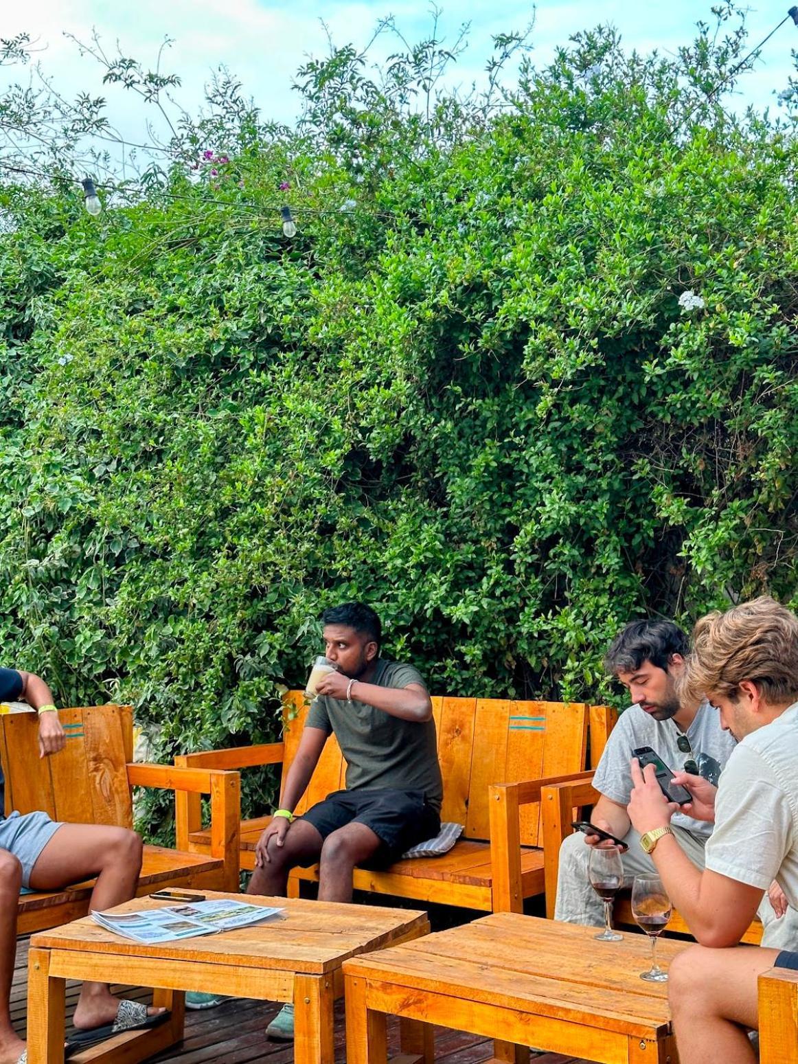 Gorilla Hostel Мендоса Экстерьер фото