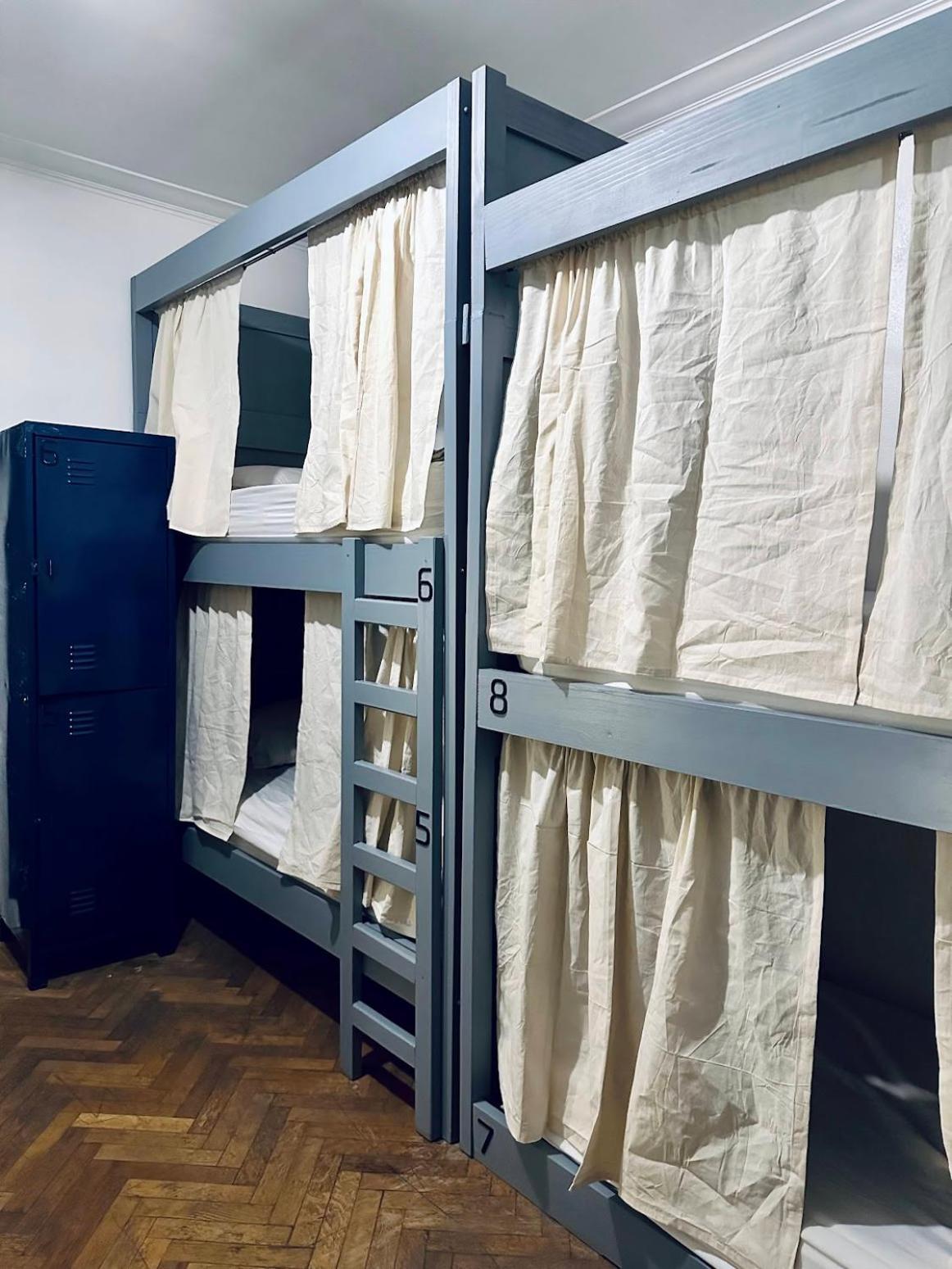Gorilla Hostel Мендоса Экстерьер фото