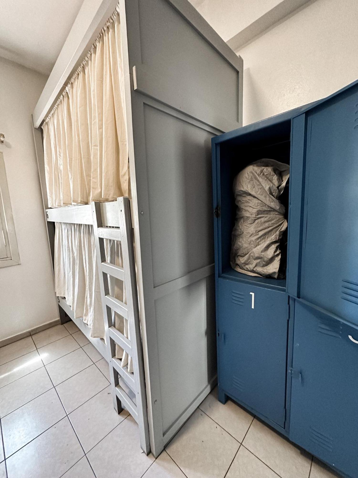 Gorilla Hostel Мендоса Экстерьер фото