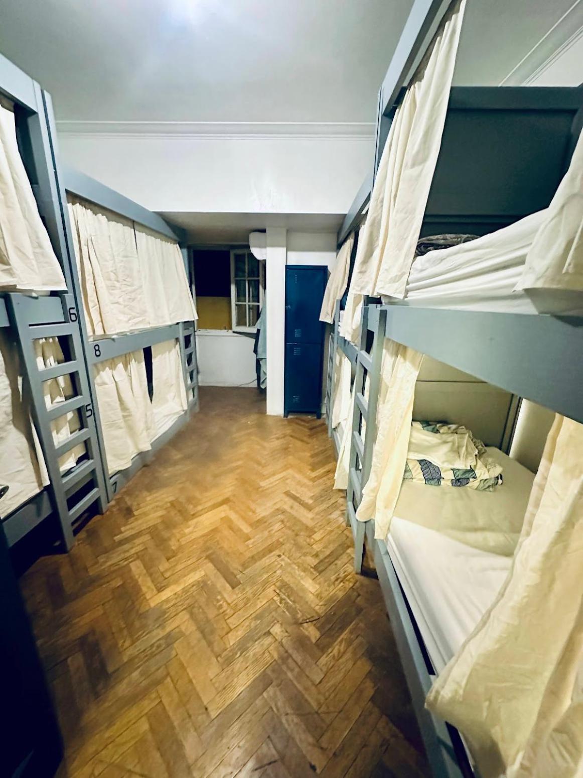 Gorilla Hostel Мендоса Экстерьер фото