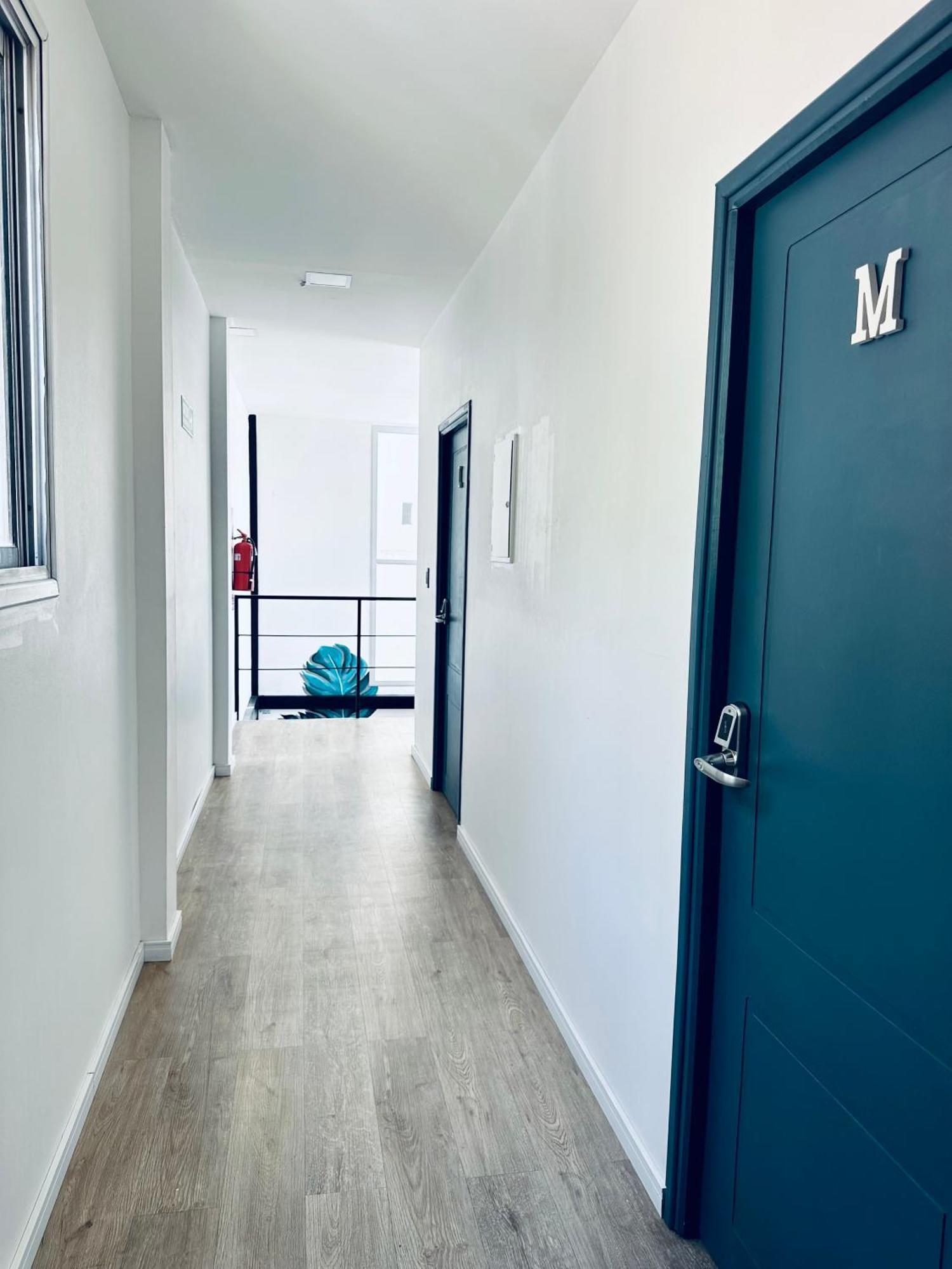 Gorilla Hostel Мендоса Номер фото