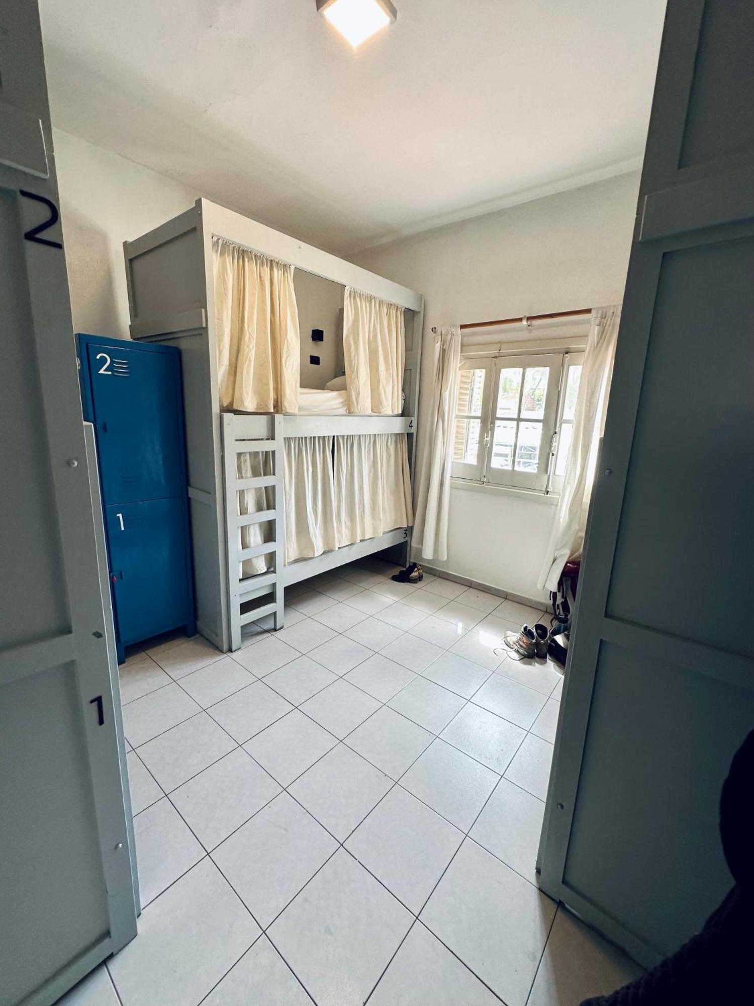 Gorilla Hostel Мендоса Номер фото